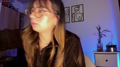   hannasofia x        Schedule 700 -1400GTM-5 online show from November 17, 4:42 pm