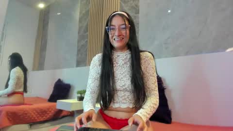 hannawen_ online show from March 14, 7:51 pm