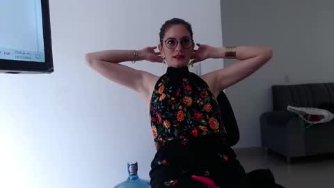 hanny_333 online show from December 19, 5:50 pm