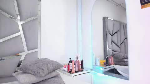 hanny_watson online show from October 3, 1:52 pm