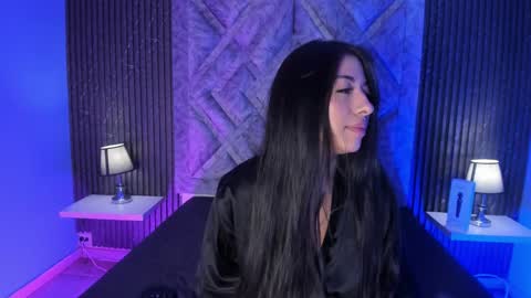 hannyk_ online show from February 5, 11:58 am