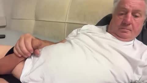 hans66760 online show from October 4, 10:51 pm