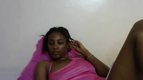 Snapshot of happy_alwayz chatting on February 27, 12:36 am happy_alwayz online show from February 27, 12:36 am