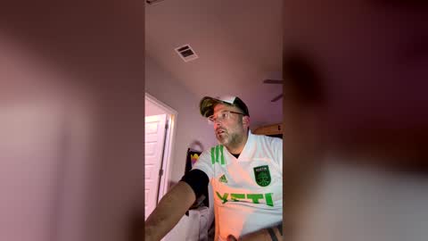 Josh Hamilton online show from January 16, 1:14 am