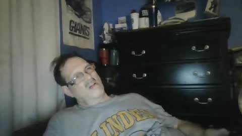 happyhappy4 online show from April 13, 5:55 am