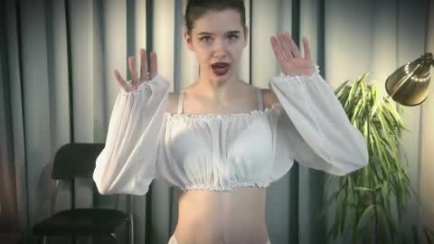 Evy  online show from April 15, 3:26 pm