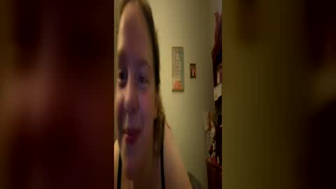 happysnowbunny24 online show from June 13, 3:06 am