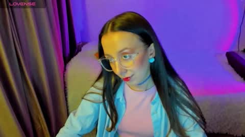 Stephanie online show from March 26, 7:30 pm