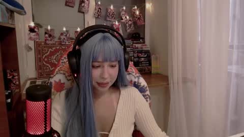happyvibes_ online show from October 1, 2:38 pm