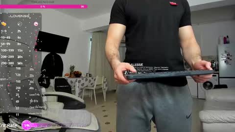Snapshot of hard_chriss chatting on February 20, 5:33 am Hard Cock online show from February 20, 5:33 am