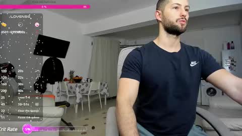 Snapshot of hard_chriss chatting on February 17, 5:14 am Hard Cock online show from February 17, 5:14 am