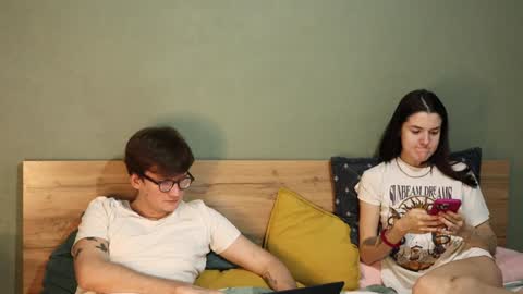 Emily and David online show from December 25, 5:26 am