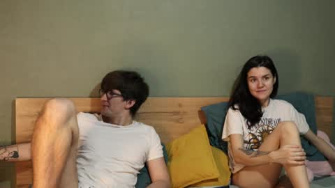 Emily and David online show from January 3, 5:06 am