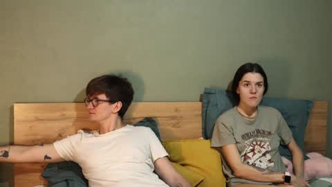 Emily and David online show from December 6, 5:47 am