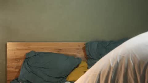 Emily and David online show from February 10, 5:03 am