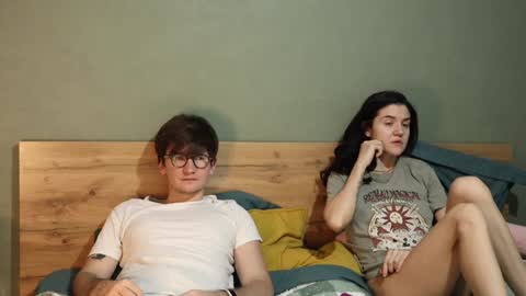 Emily and David online show from January 5, 4:58 am