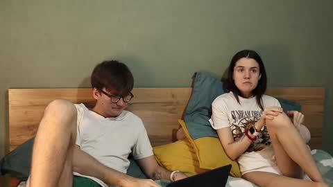 Emily and David online show from December 13, 5:49 am