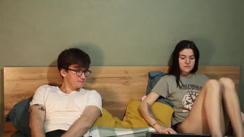 Emily and David online show from December 20, 3:58 am