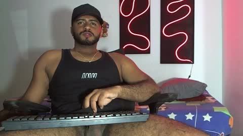 Snapshot of hardboy_latin chatting on February 6, 11:26 pm hardboy_latin online show from February 6, 11:26 pm