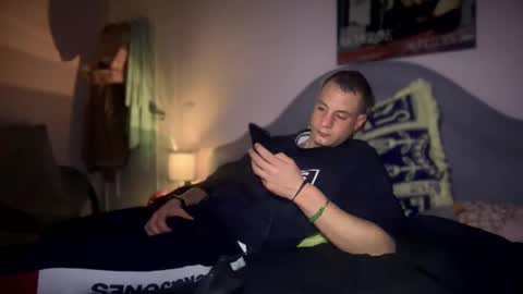 Snapshot of hardnstyle chatting on January 13, 1:34 am HARD AND STYLE online show from January 13, 1:34 am
