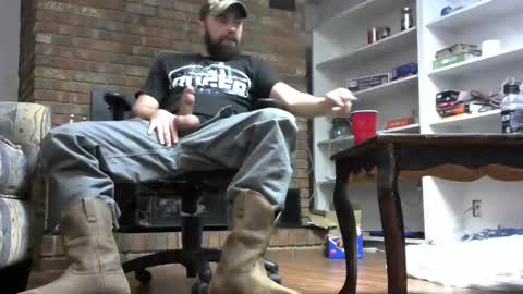 Snapshot of hardworkertn chatting on February 1, 6:08 pm hardworkertn online show from February 1, 6:08 pm