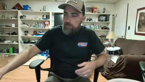 Snapshot of hardworkertn chatting on March 3, 1:42 am hardworkertn online show from March 3, 1:42 am
