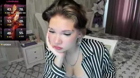 harpermarryson online show from October 25, 7:19 am