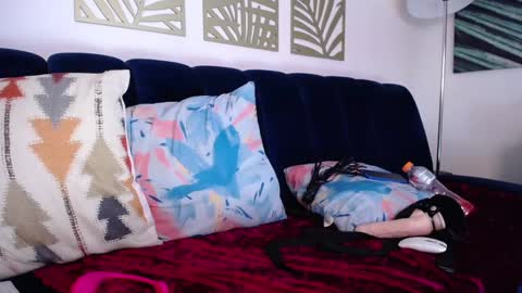 Nicole online show from February 11, 3:18 am