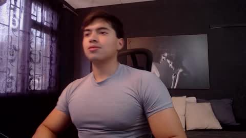 hat_guy01 online show from February 20, 8:44 pm