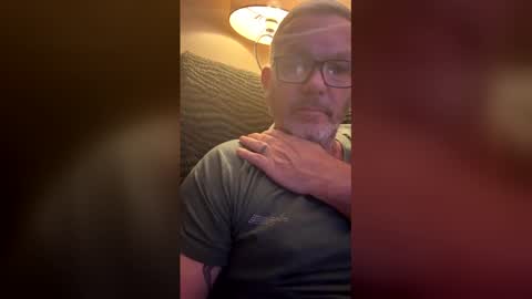 hawks2113 online show from April 4, 11:23 pm