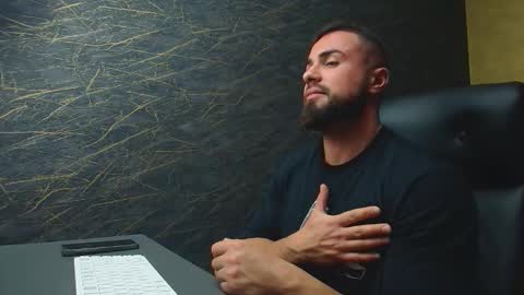 HayesWood online show from November 10, 7:33 am