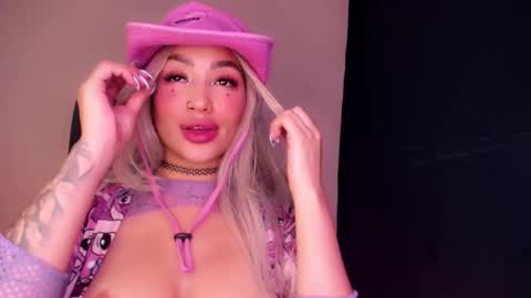 Marie online show from February 15, 7:51 am