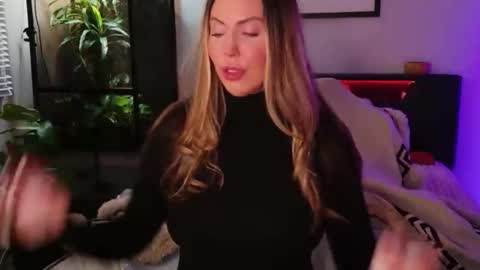 Hazeleo online show from January 12, 10:06 pm