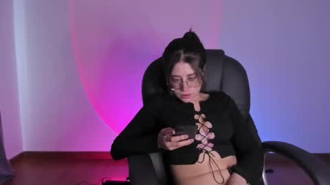 HazelKush online show from September 23, 7:42 pm