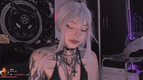 Hazell Witch online show from May 30, 8:40 pm