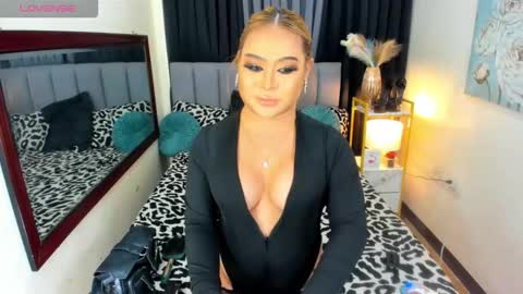 HAZEL MADONNA online show from November 21, 3:54 pm