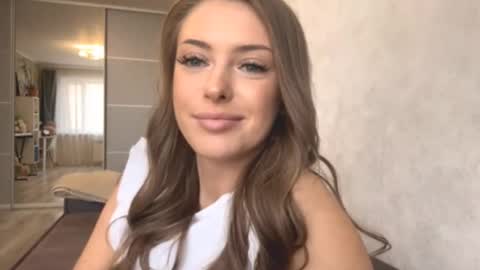 Mona online show from October 7, 8:32 am