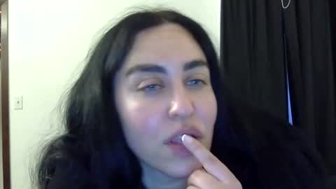 heatwavee online show from April 3, 11:11 pm