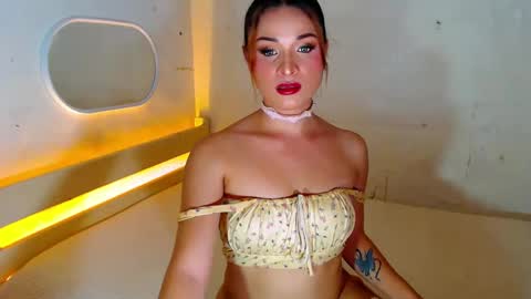 Snapshot of heavenlypleasurexx chatting on January 27, 3:15 am HEAVEN online show from January 27, 3:15 am