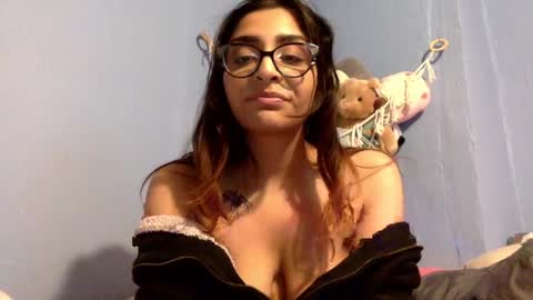 Snapshot of heavensbunny chatting on December 4, 5:43 am heaven the muslim slut online show from December 4, 5:43 am