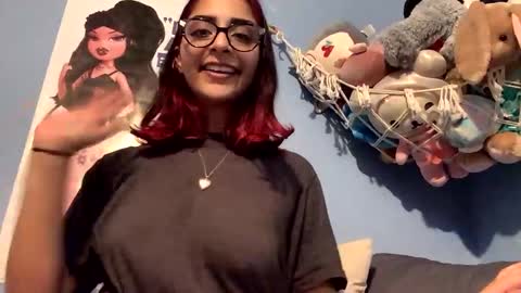 Snapshot of heavensbunny chatting on January 2, 12:34 am heaven the muslim slut online show from January 2, 12:34 am