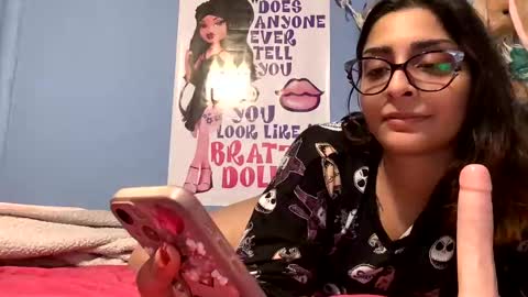 Snapshot of heavensbunny chatting on December 27, 6:14 am heaven the muslim slut online show from December 27, 6:14 am