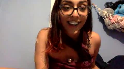 Snapshot of heavensbunny chatting on February 20, 10:59 pm heaven the muslim slut online show from February 20, 10:59 pm
