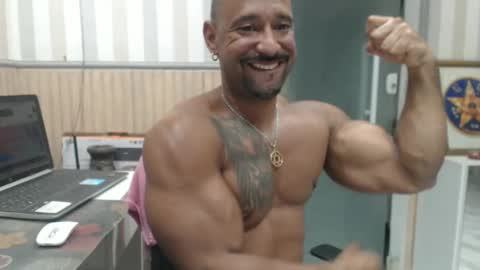 hebertgomes online show from April 10, 10:36 pm