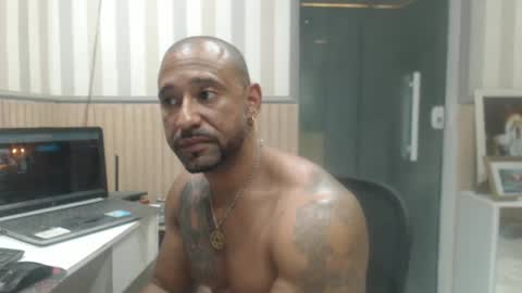 hebertgomes online show from October 17, 2:48 am