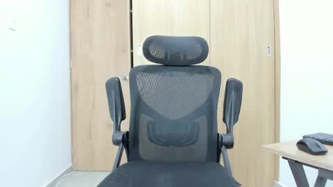  18 online show from April 17, 3:25 pm