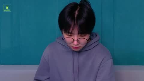 HEEJIN online show from May 21, 3:18 pm