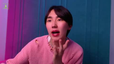 HEEJIN online show from September 28, 8:18 pm