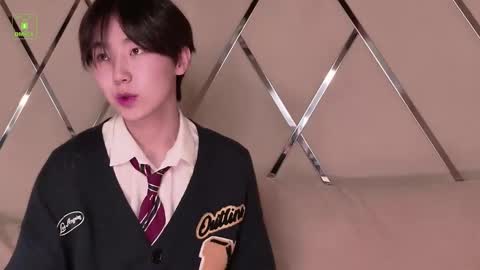 HEEJIN online show from October 2, 4:22 am