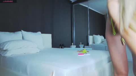 Helen online show from October 16, 1:38 am